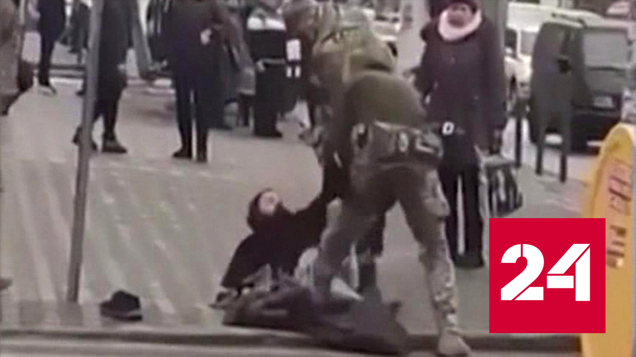 На украинских КПП уже второй день скапливаются люди - Россия 24