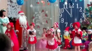 Танец красных шапочек на новогоднем утреннике