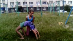 Видео урок: "как научится делать мостик стоя"