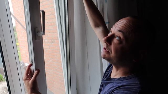 Пластиковое окно открылось сразу в двух положениях. Что делать? Блокиратор окна.Фурнитура Мако(Maco