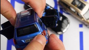 Машинка Mercedes GL500 4matic - открываются двери, багажник, капот 1/32