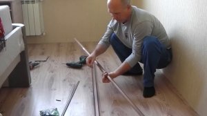 Установка пластикового напольного плинтуса