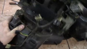 Хонда дио 27  продолжаем, установка спойлера и т д