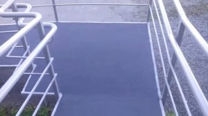 Установка пандуса для инвалидов с резиновой поверхностью