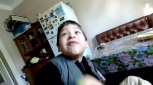 Подстригся налысо?