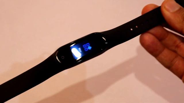 Xiaomi Mi Band 4 Unboxing & First Look - Best Budget Smartband in India