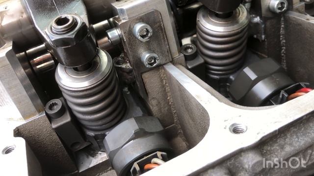 Дополнительный прижим насос-форсунки Audi A4 1.9 TDI смотреть онлайн