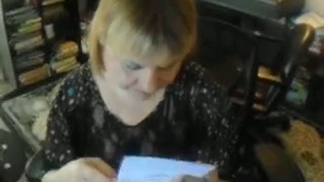 Сумочки от Sydney Love, нюхаю пробники пaрфюмов от Penthaligon,Creed ,Armani.) смотреть онлайн