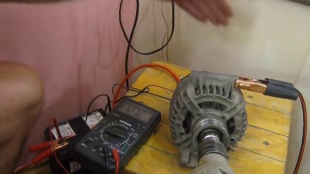 Как проверить генератор мультиметром видео. Самодельный стенд для проверки генераторов. как снять альтернатор с генератора хитачи.