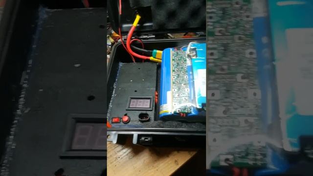 Новый блок - аккумулятор для насоса и эхолота. смотреть онлайн