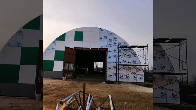 Фасад сделан из композитных панелей ????♂️ смотреть онлайн