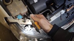 Замена лампы ближнего света Шевроле Эпика