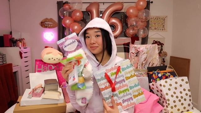 WHAT I GOT FOR MY 16TH BIRTHDAY | Vlogmas Day 13! смотреть онлайн