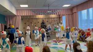 Танец Снеговиков «Шли в поход Снеговики"