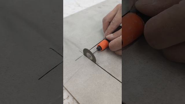 Изготовление люка с сохранением внутренней части #резкаплитки #резкакерамогранита #люк смотреть онлайн