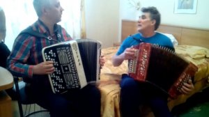 105014 "Ах, судьба моя, судьба" - Играют два Виктора - экспромт(гармонь и баян г.Тула)