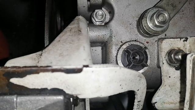 Крепеж тормоза нового образца снегохода Буран на коробке реверса. По просьбе подписчика. смотреть онлайн