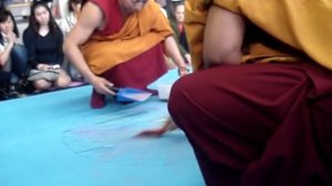 Разрушение мандалы