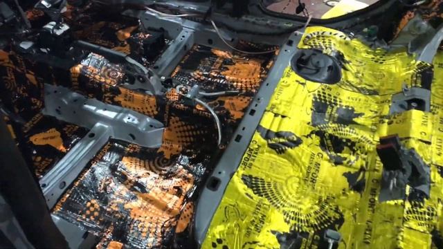 Volkswagen Golf вибро- шумоизоляция. Установка тишины в салоне с помощью материалов Comfort.mat