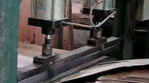 Станок для продольного сращивания шпона