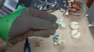 ЧАСТЬ 2...ДВЕ СТИРАЛКИ В МЕТАЛЛОЛОМ...ГДЕ ИСКАТЬ МЕДЬ...СКОЛЬКО МОЖНО ЗАРАБОТАТЬ...РАЗБОР СТИРАЛКИ.