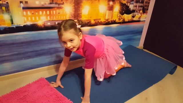 Тренировка дома для детей. Упражнения для ног смотреть онлайн