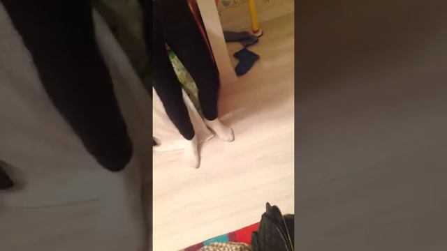 Челендж Как снять липучку с потолка которую закинул абсолютно случайно смотреть онлайн