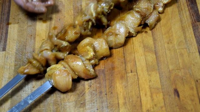 Шашлык из куриной грудки!! Прекрасный быстрый маринад!!!!! смотреть онлайн