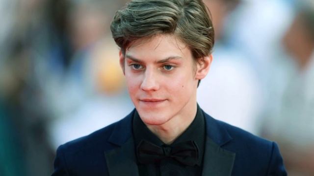 «Выгнали из театра и отчислили из ГИТИСа»: что стало с Павлом Табаковым после ухода отца из жизни? смотреть онлайн