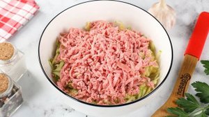 Запеканка из кабачков с копчёной колбасой и сыром