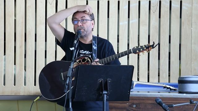 Олег Булгак "Я полюбил Маринку в августе ..." стихи и анекдот про бардов смотреть онлайн