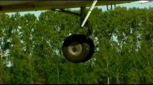 женщина - пилот вертолета