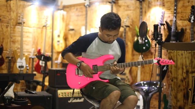 IBANEZ RG PINK STABILLO CUSTOM смотреть онлайн