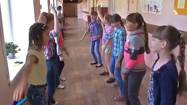 25 06 15 В нескольких школьных лагерях теперь дневной сон! смотреть онлайн