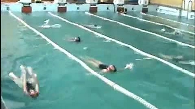 Тренировка в бассейне ч 2 (на каникулах) смотреть онлайн