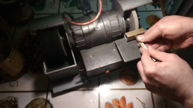 Приспособление для правки абразивных кругов смотреть онлайн