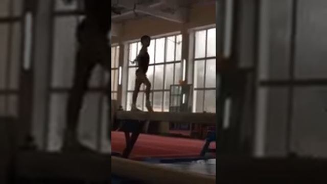 Спортивная гимнастика. Бревно