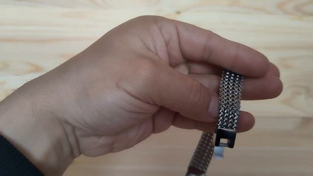 Шикарный серебристый браслет смотреть онлайн