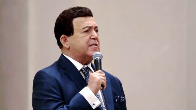 И. Кобзон поет в честь 90-летия академика И.Д. Спасского. смотреть онлайн