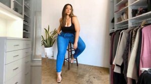 Erica .. Plus Size Model Curvy Model Fashion nova Biography
