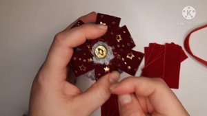 Как обтянуть бархатом и украсить обычный шарик.