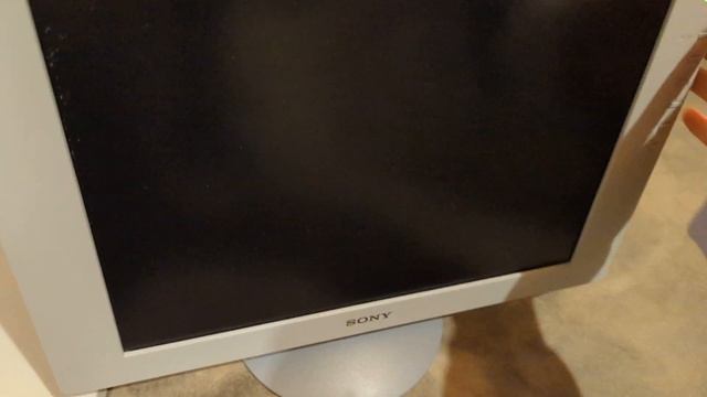 IT TURNS ON! (Kinda.) Late 90's/Early 2000's Computer & Monitor Restoration Part 2 смотреть онлайн