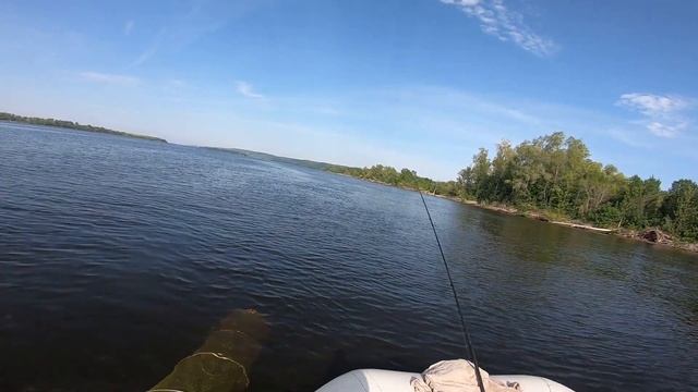Фидер на Волге-рыбалка с лодки, как наловить много "белой" рыбы на Волге, отличный клёв леща,густер