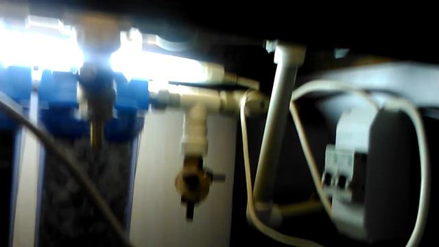 Задний фон аквариума своими руками. Часть 2 заливаем водой. смотреть онлайн