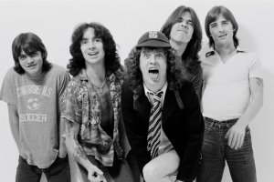 AC/DC - Let There Be Rock 1980 BluRay Rip.mp4