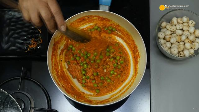 ताजा मटर मखाने की स्पेशल सब्जी पार्टी-शादियों वाली । Phool Makhana Matar Sabji with easy ingredient смотреть онлайн