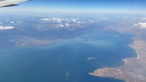 Очень красивые виды из окна самолёта и приземление