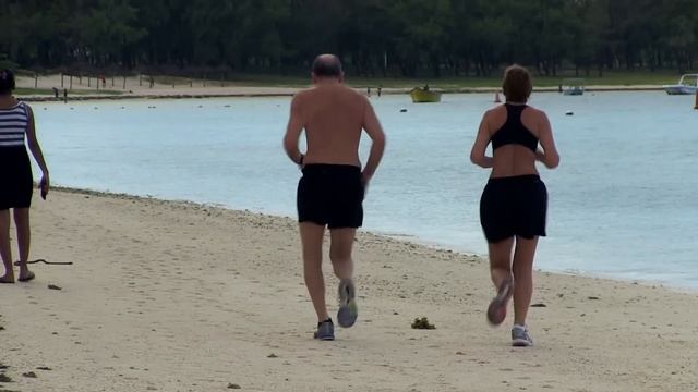 Belle-Mare: deux Français heurtés par un speedboat смотреть онлайн
