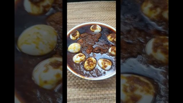 Куриное рагу с вареными яйцами по эфиопски