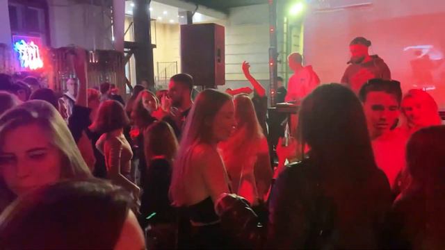 Ко мне в Питер приехал БРАТ смотреть онлайн